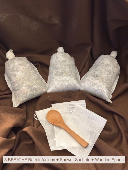 Cilloya Breathe Bath and Shower Infusion featuring peppermint and eucalyptus botanicals with mineral salts in 4x6 sachets